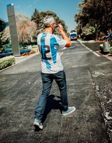 <p><em><strong>–</strong></em><em> </em><em><strong>Julián R.</strong></em></p>