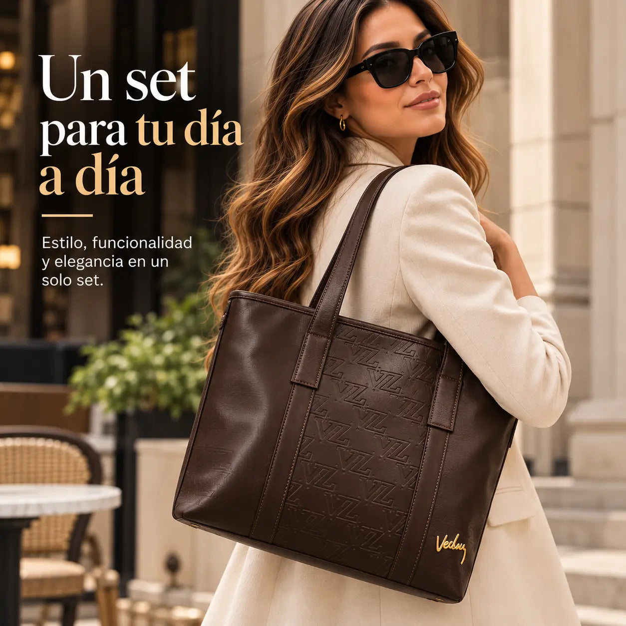 Mujer con el bolso de mano en la ciudad